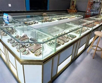 Trưng bày đồ trang sức