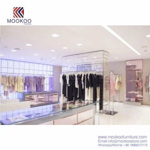 Tủ quần áo trưng bày